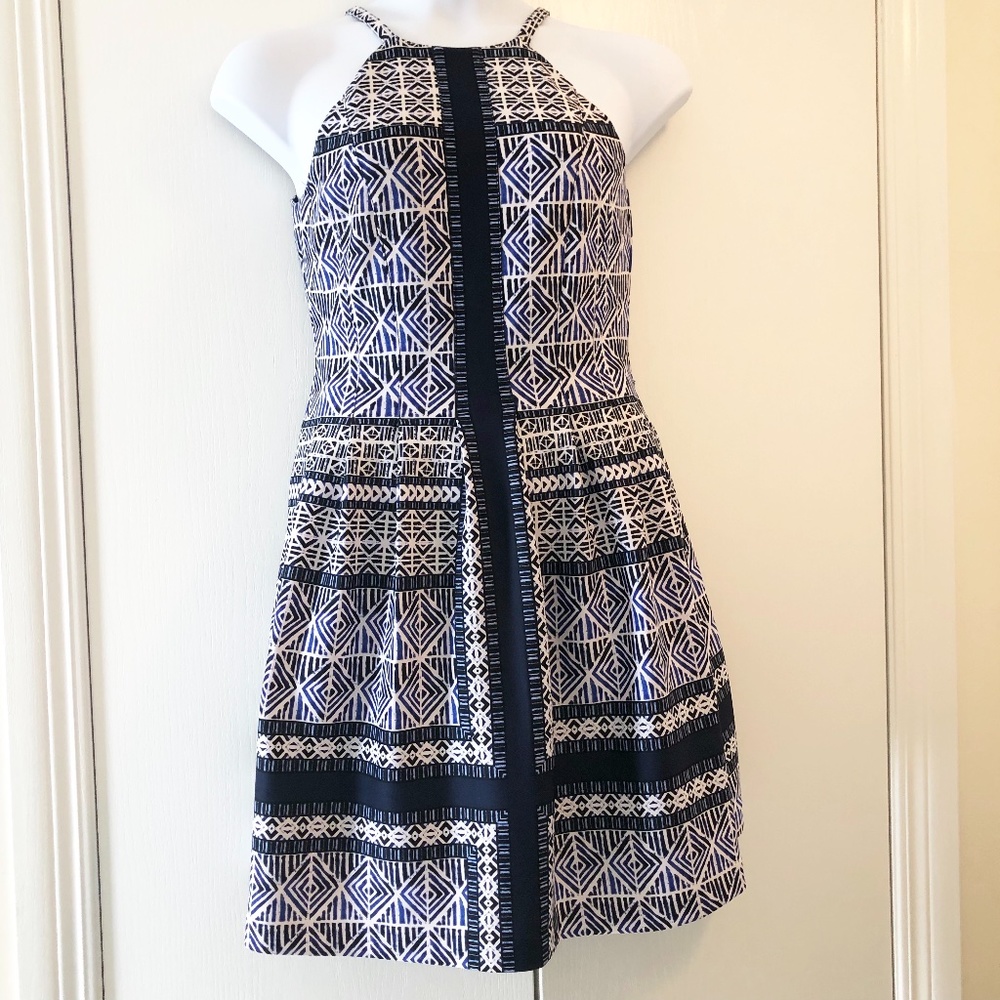 NWOT Vince Camuto Dress Size: Medium Blues and White